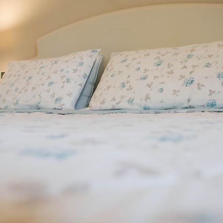 Villa Chiara B&B Biandronno المظهر الخارجي الصورة
